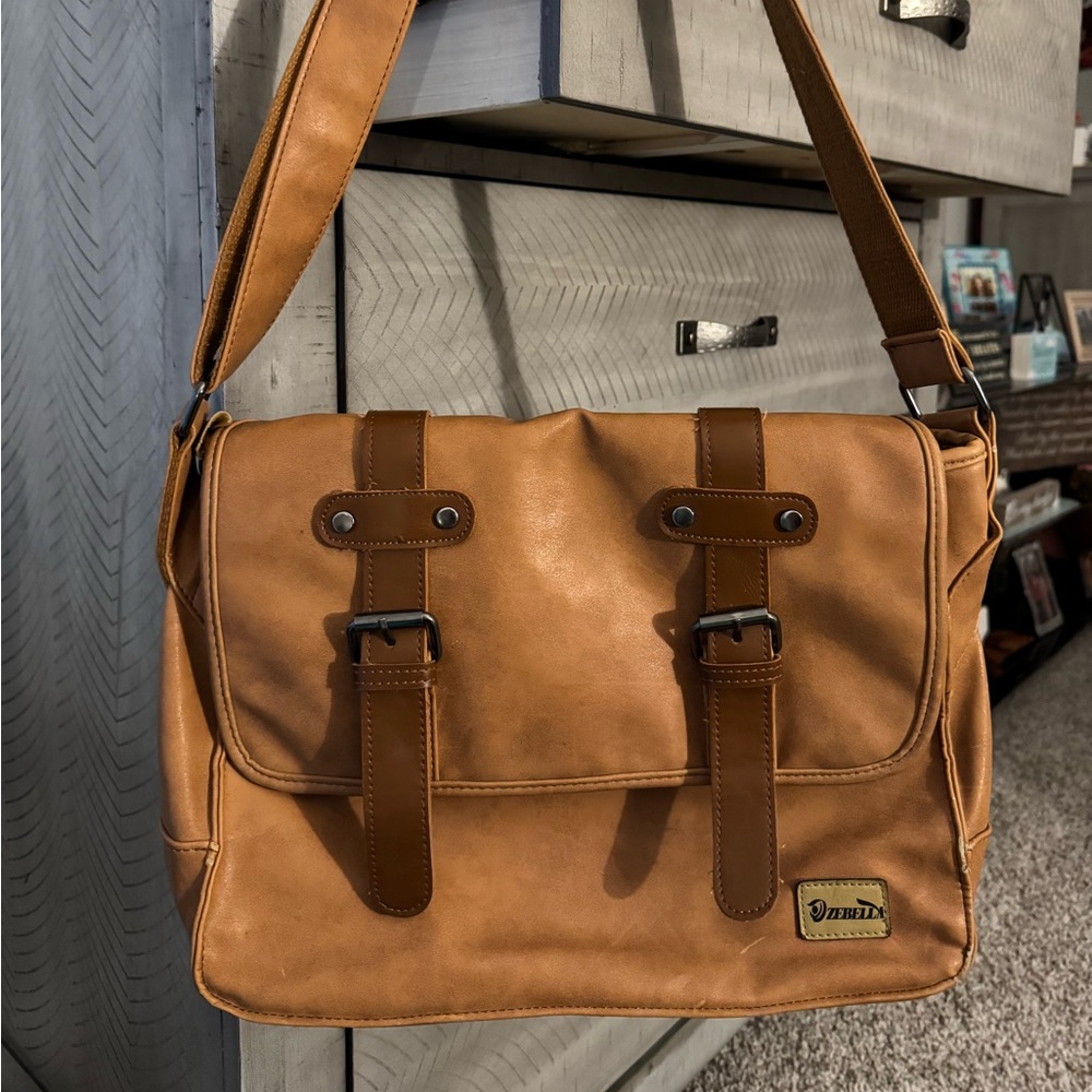 Zebella Men’s Leather Laptop Messenger Bag
